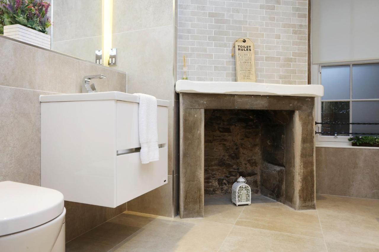 Joivy Elegant Home At The Heart Of The Royal Mile Единбург Екстериор снимка
