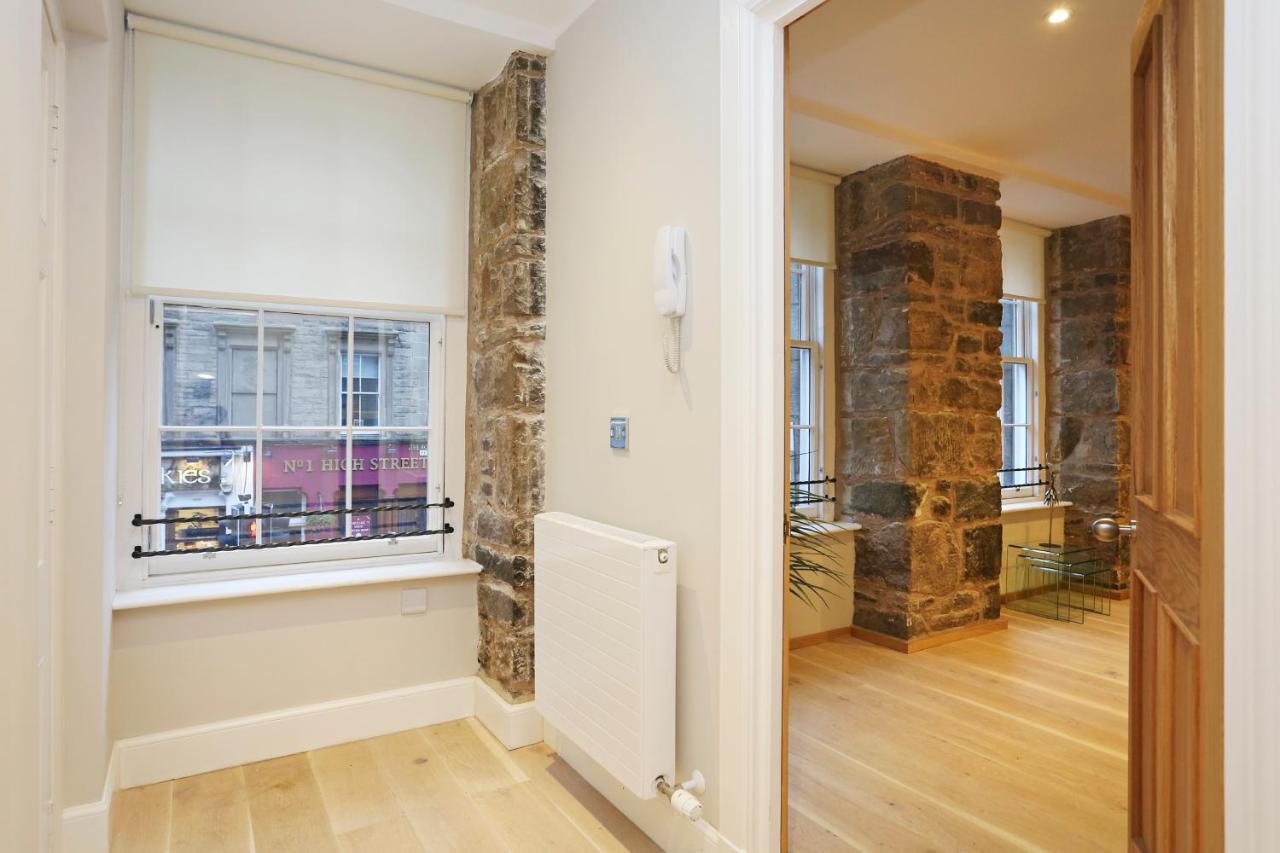 Joivy Elegant Home At The Heart Of The Royal Mile Единбург Екстериор снимка