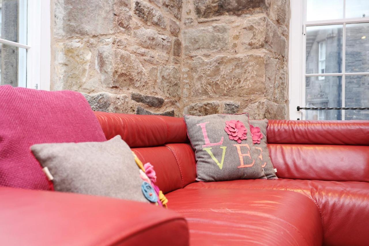 Joivy Elegant Home At The Heart Of The Royal Mile Единбург Екстериор снимка