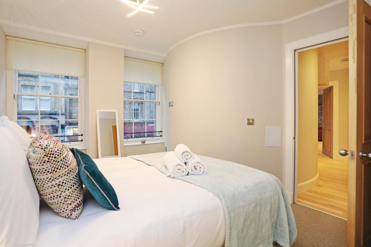 Joivy Elegant Home At The Heart Of The Royal Mile Единбург Екстериор снимка