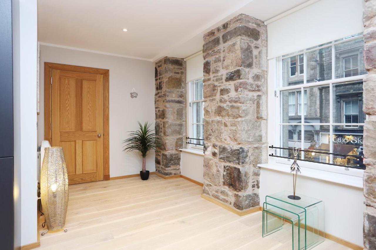 Joivy Elegant Home At The Heart Of The Royal Mile Единбург Екстериор снимка