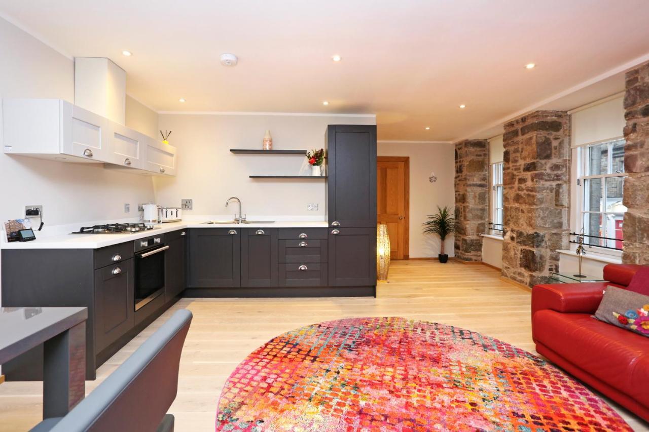 Joivy Elegant Home At The Heart Of The Royal Mile Единбург Екстериор снимка