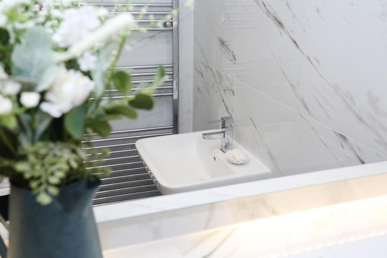 Joivy Elegant Home At The Heart Of The Royal Mile Единбург Екстериор снимка