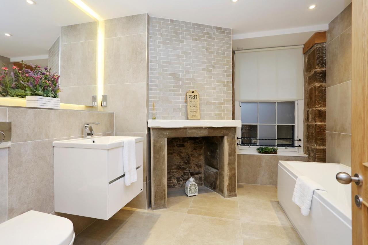 Joivy Elegant Home At The Heart Of The Royal Mile Единбург Екстериор снимка